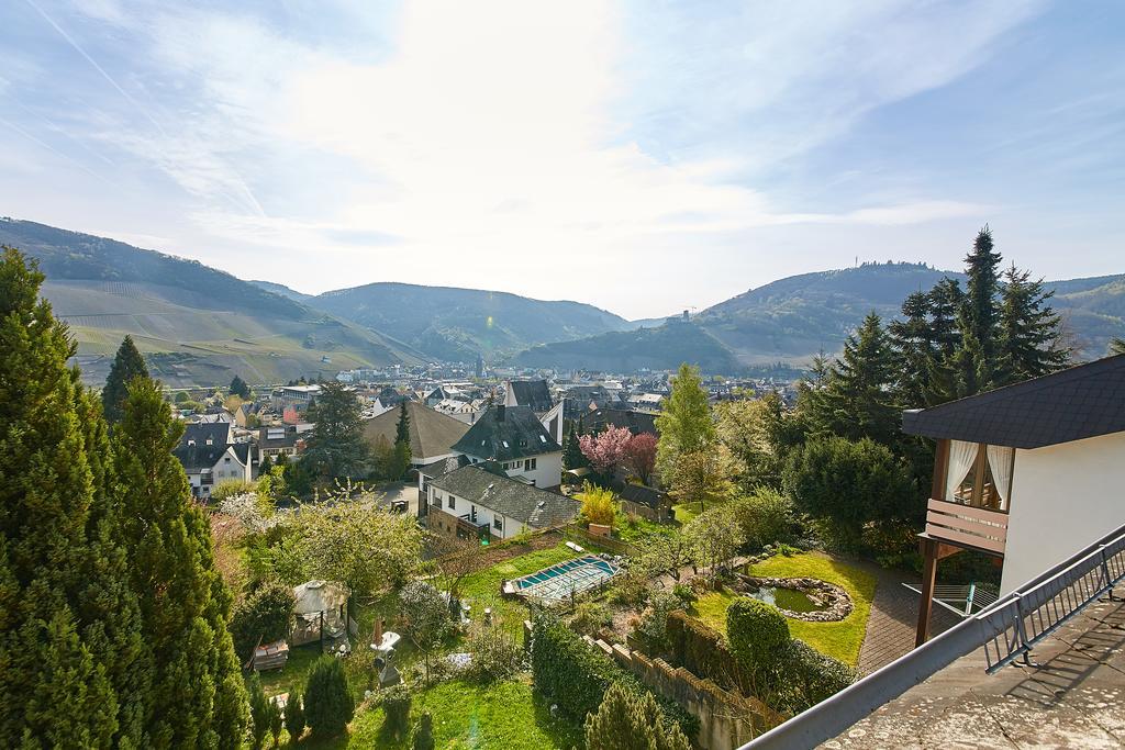 Апартаменты Haus Constanze Бернкастель-Кюс Экстерьер фото